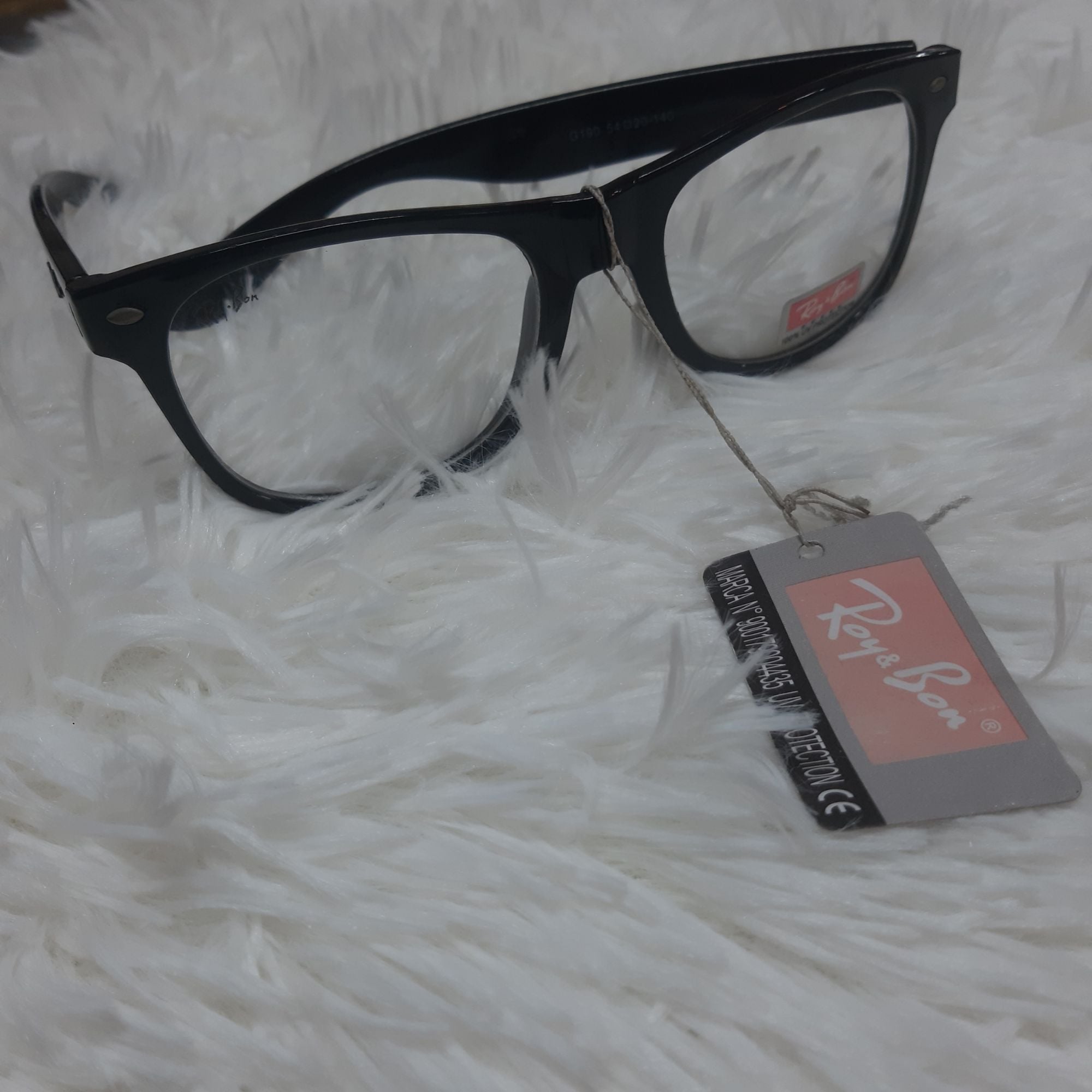 Picture of men & women glass - Multicolor