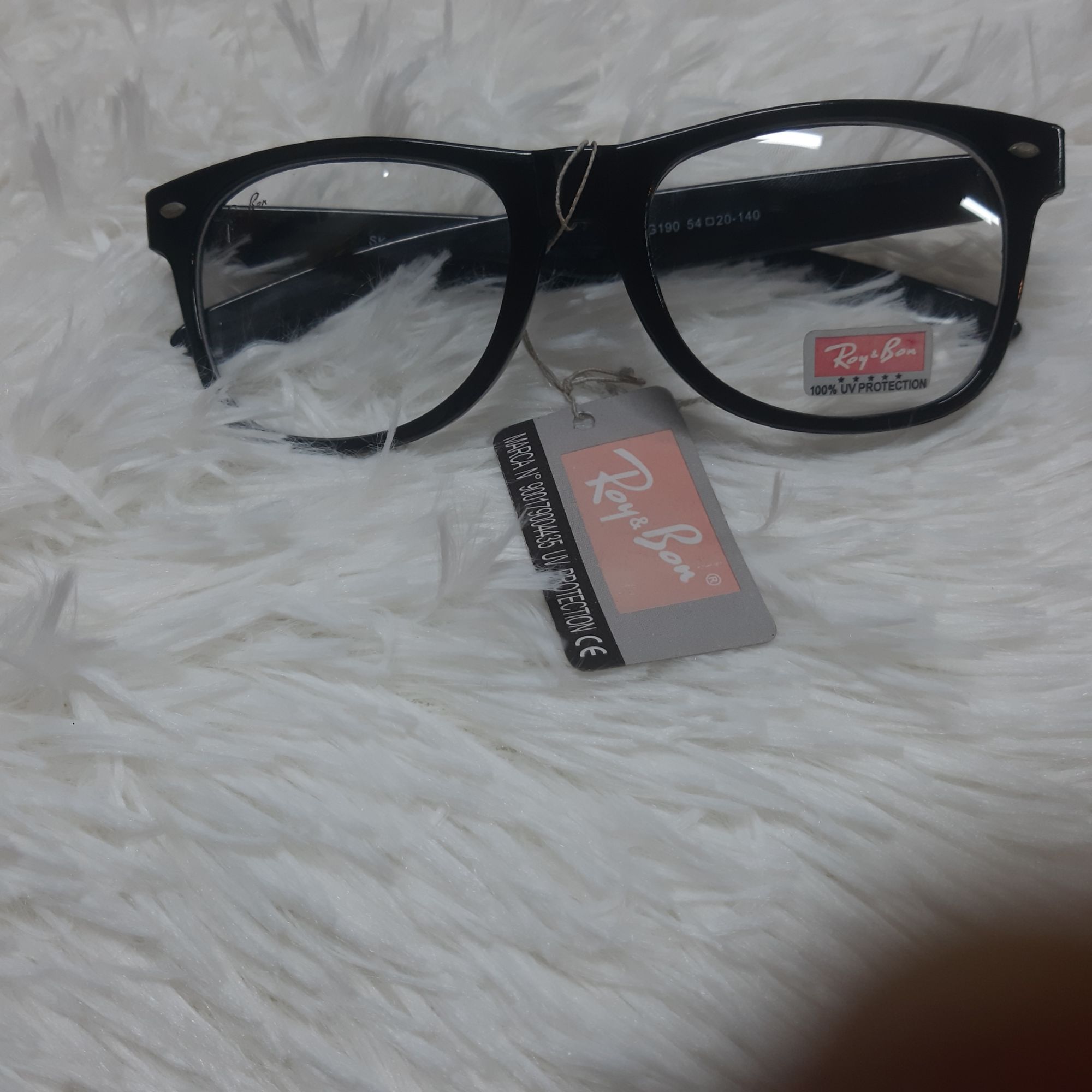 Picture of men & women glass - Multicolor