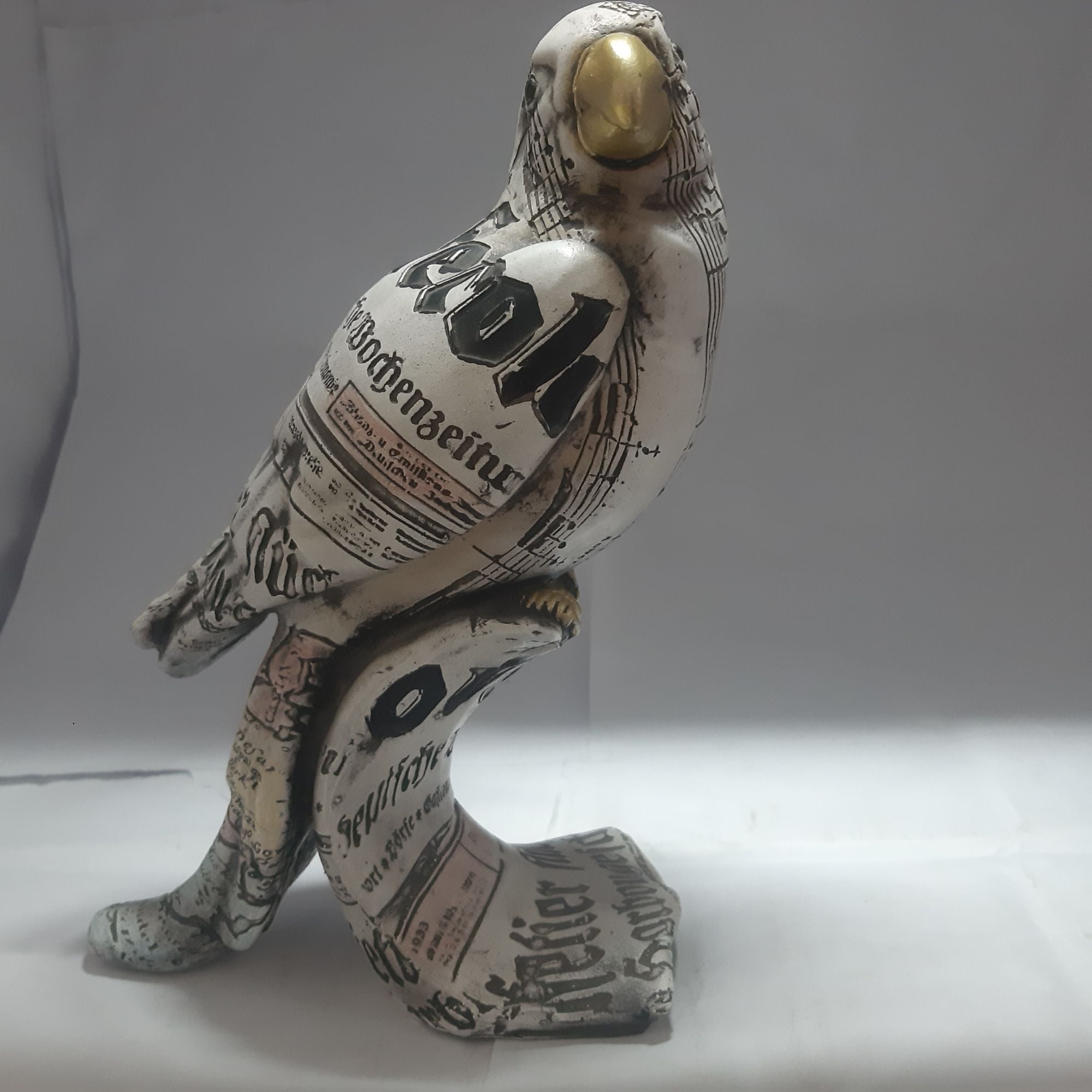 Picture of showpiece Tia Pakhi - Multicolor