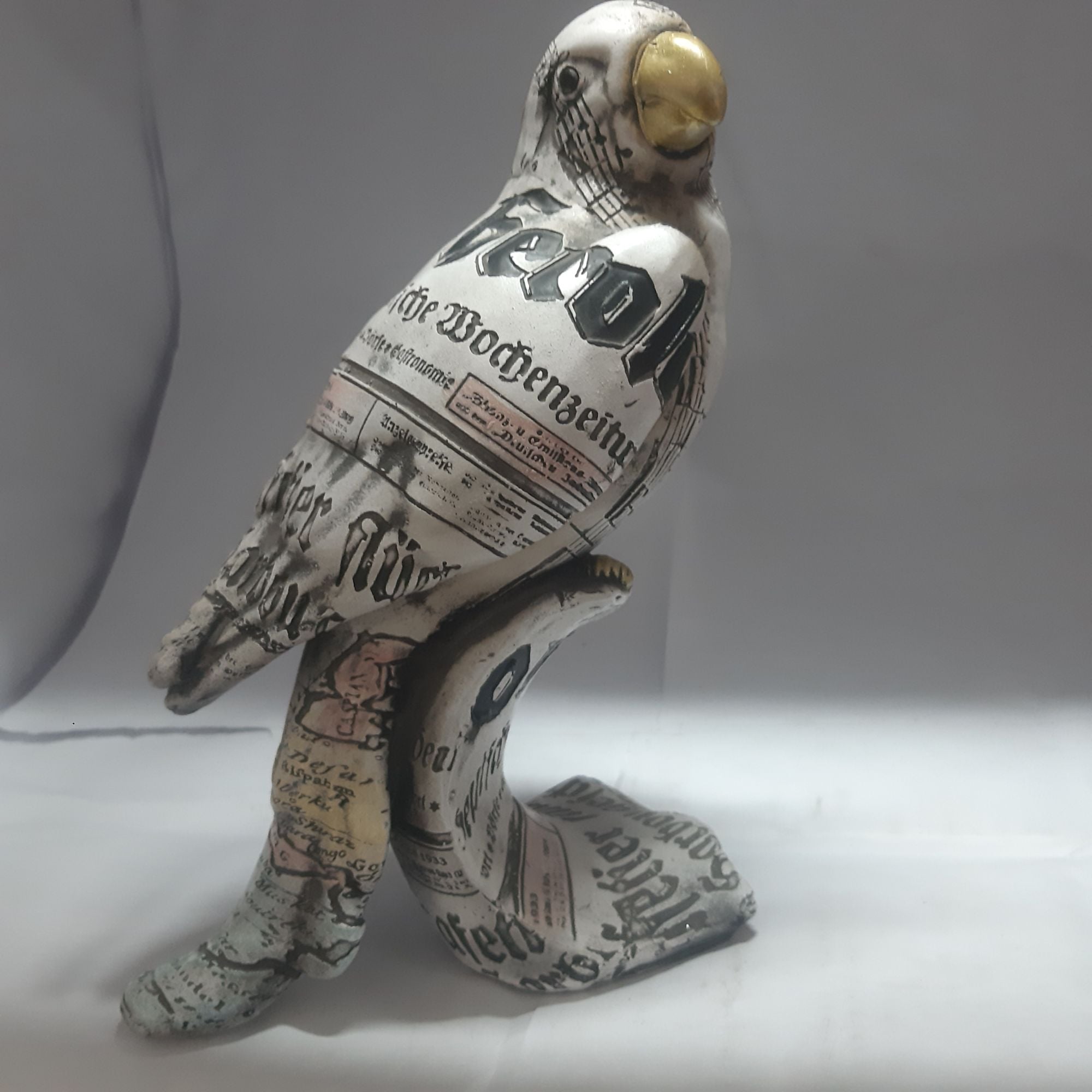 Picture of showpiece Tia Pakhi - Multicolor