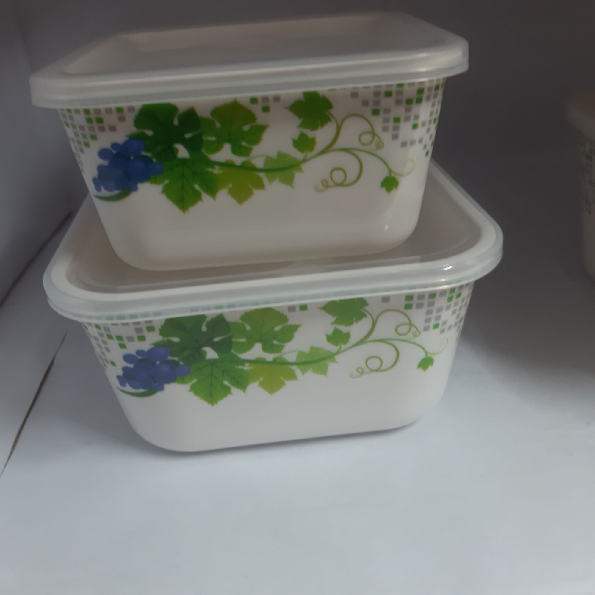 Picture of Italano 5"square container melamine - Multicolor