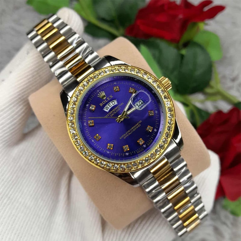 Picture of New stylish & fashionable Stainless Steel Analog Date & Day Watch For Men