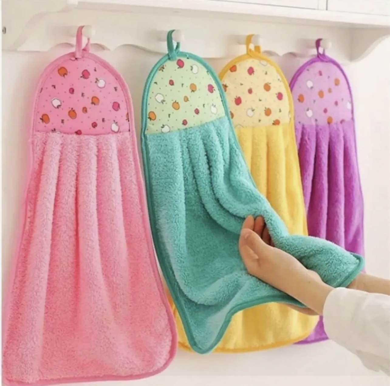 Picture of Hanging Basin Hand Towel – 10×15 Inch Soft Absorbent Quick Dry Kitchen & Bathroom Towel – 1 Piece Multi-Purpose Cleaning Cloth - Multicolor