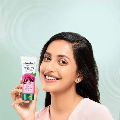 Picture of Himalaya Natural Glow Rose Face Wash-100ml