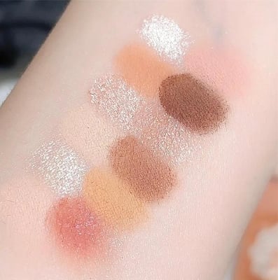 Picture of MISS LARA Eyeshadow, Highlighter & Blush Pallet