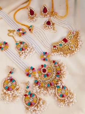Picture of Indian Necklace Set New Collection High Quality Gold Plated Necklace Set for Women Choker Set(Earrings,Tikli,choker,shita har) - Multicolor