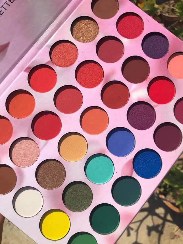 Picture of Gelanzi 35 Color Eyeshadow Palette Matte Eyeshadow Glittery Eyeshadow Shimmer Eyeshadow Colorful Eyeshadow