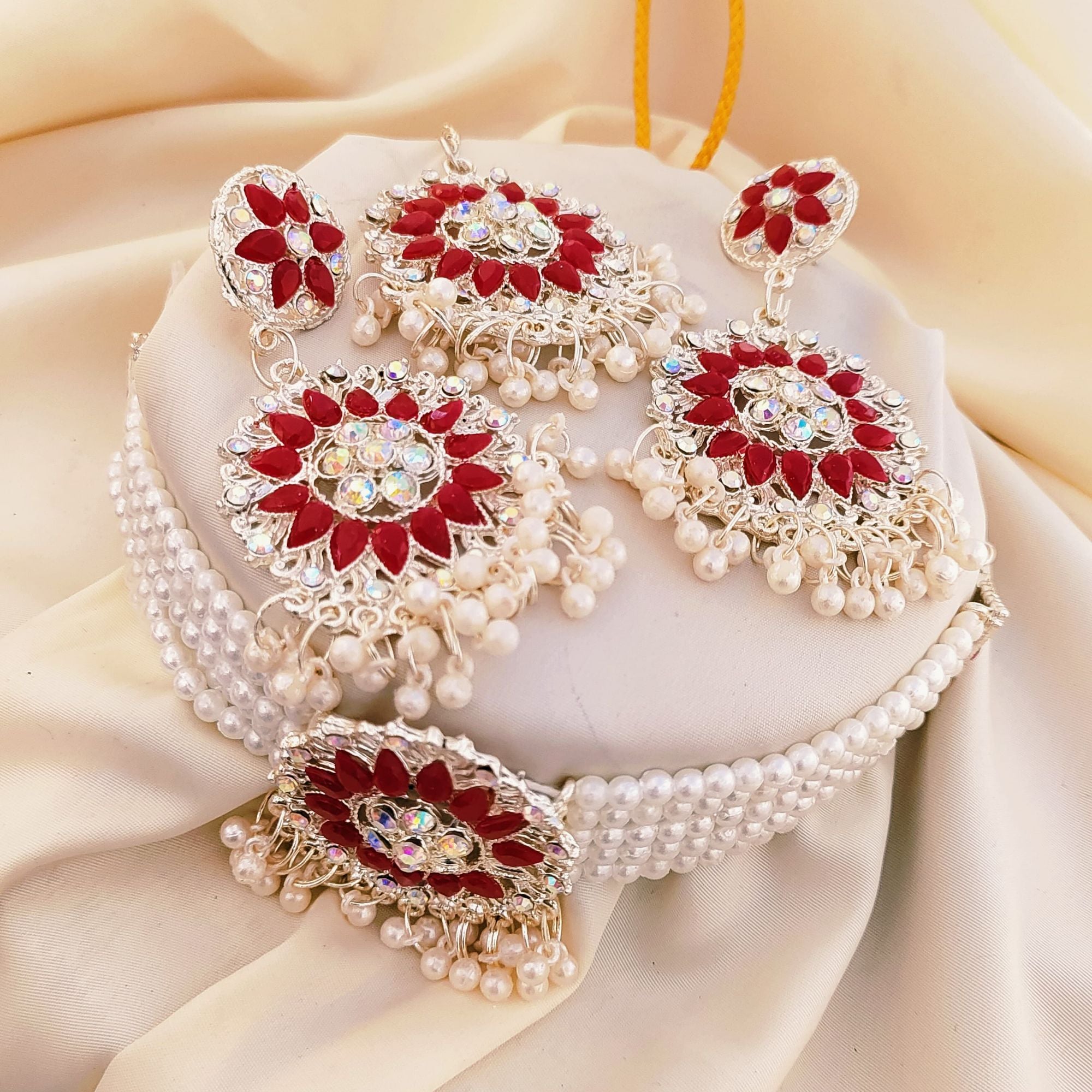 Picture of Indian Necklace Set New Collection High Quality Gold Plated Necklace Set for Women Choker Set(Choker,Earrings,Tikli)