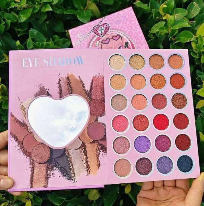 Picture of IGOODCO Kawaii All in One Makeup Pallet Eyeshadow Palette Blusher Pallet Highlighter Pallet