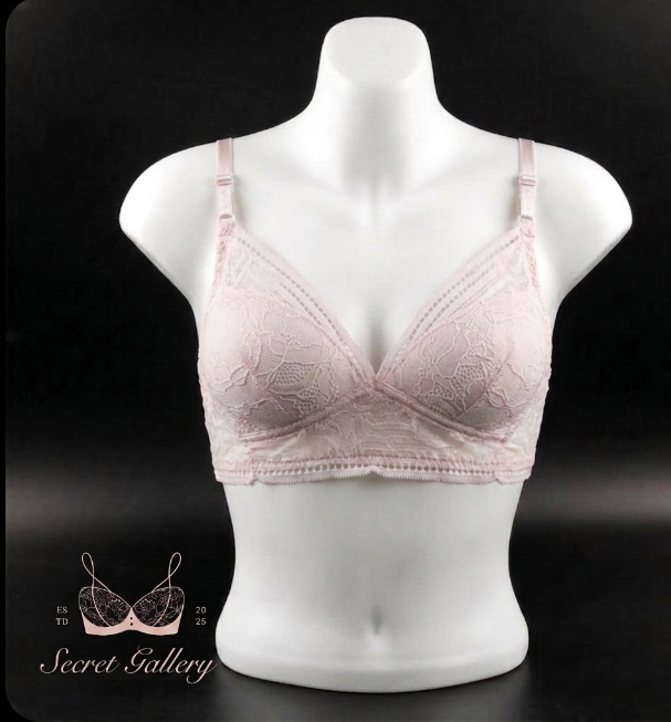 Picture of Premium Floral Lace Comfort Bra / Elegant Full-Coverage Push-Up Lingerie - Multicolor