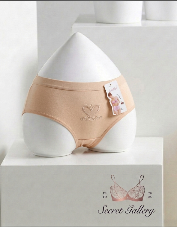 Picture of Premium Cotton Breathable Panties for Women - Heart Embroidery Design - Int: One size