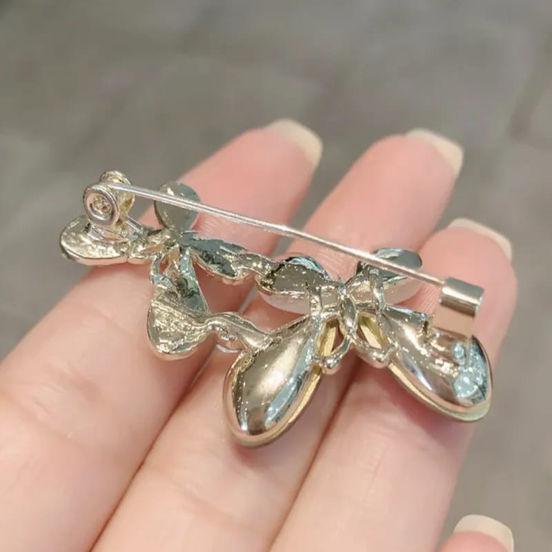 Picture of Elegant Crystal Butterfly Brooch Set: Rhinestone Animal Pins, Luxury Suit Accessories, Stylish Fashion Gifts for Women - Multicolor