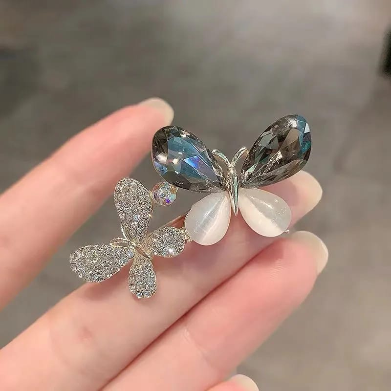 Picture of Elegant Crystal Butterfly Brooch Set: Rhinestone Animal Pins, Luxury Suit Accessories, Stylish Fashion Gifts for Women - Multicolor