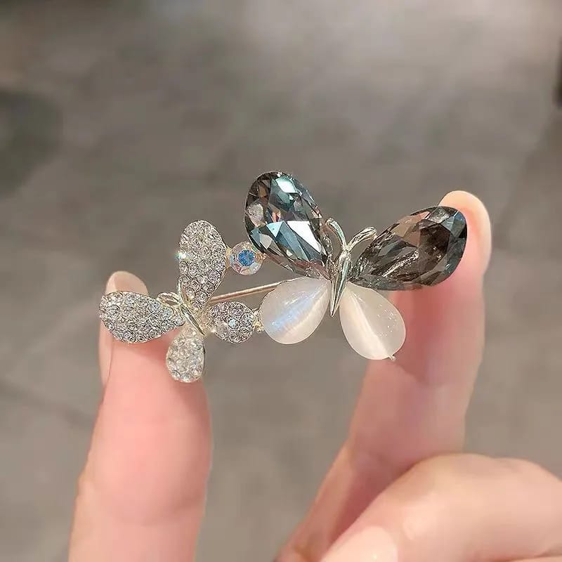 Picture of Elegant Crystal Butterfly Brooch Set: Rhinestone Animal Pins, Luxury Suit Accessories, Stylish Fashion Gifts for Women - Multicolor