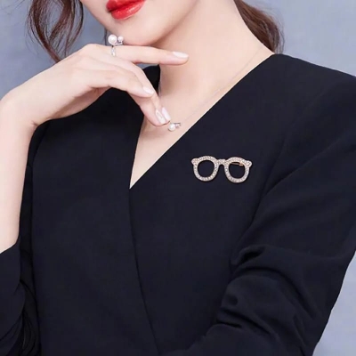 Picture of Combo Brooch Men Women Elegant Brooches Costume Lapel Pin Office Jewelry Shiny Female Party Banquet Accessories - Multicolor