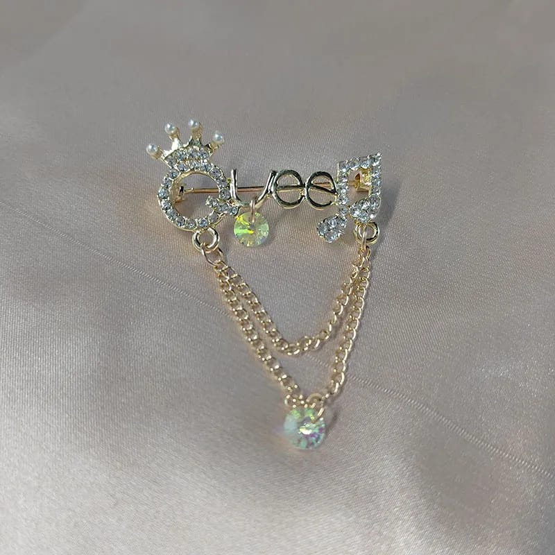 Picture of Cute Tassel Letter Queen Brooch Women Men Rhinestones Crystal English Alphabet Crown Musical Note Metal Brooches Jewelry Accessories - Gold