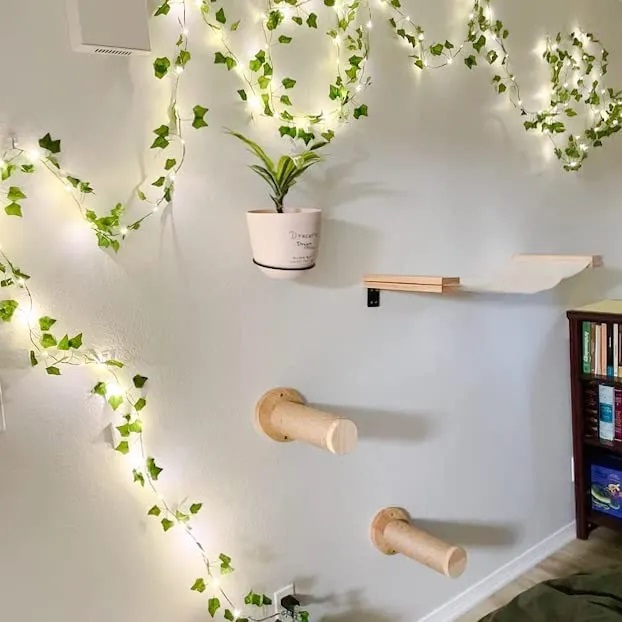 Picture of Enhance Your Home or Garden with 15 Feet of Illuminated Flower Green Leaf String Lights - Warm White