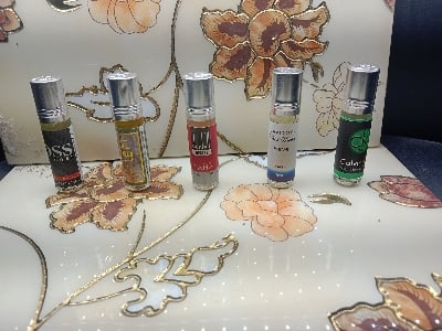 Picture of 5 Mix Flavor - Unveiling a Symphony of Scents - 6 x 5 = 30 ml Roll-On System - Alcohol-Free Perfume Oil | Silicon Mart-Multicolor