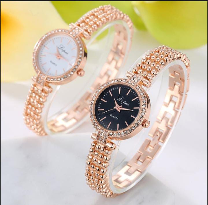 Picture of Luxury Rhinestone Bracelet Ladies Quartz Watches Fashion Watch For Women-Gold