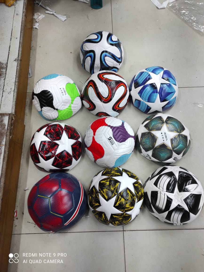 Picture of Official Football Of English Premier League 2022-23 AEROW SCULPT Technology High Quality Non Stitched Water Resistance FOOTBALL; Official Size: 5 |-Multicolor