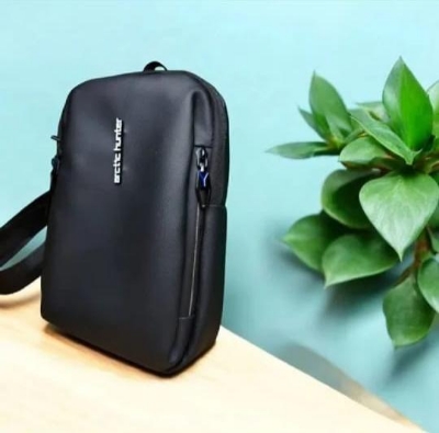 Picture of New Arctic Hunter B054 Water Resistant Anti Theft Backpack - Black