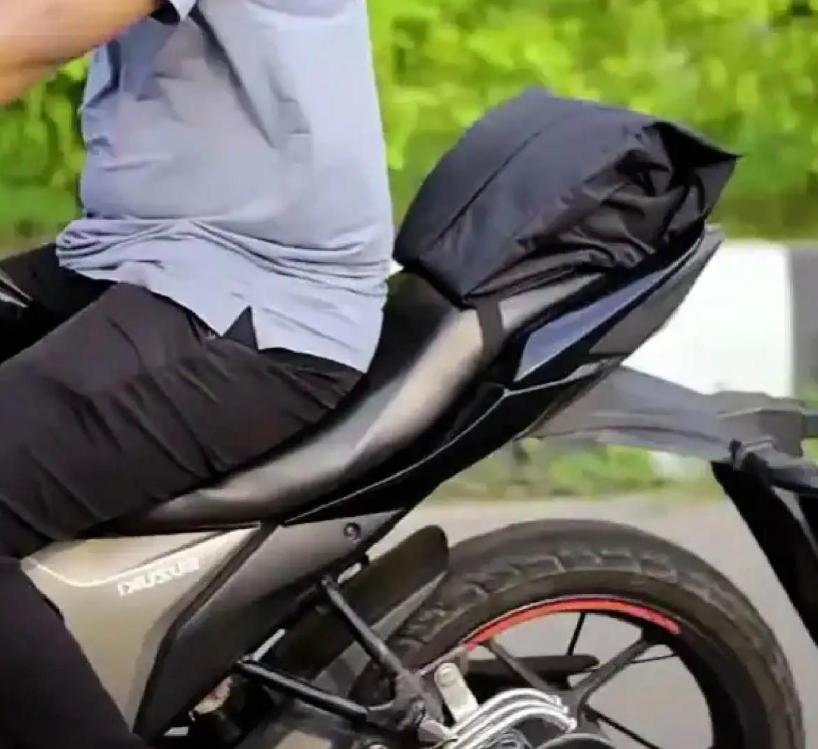 Picture of Waterproof helmet storage bag Foldable, durable and strong - Black