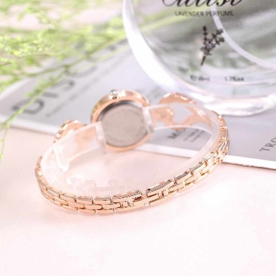 Picture of Luxury Fashion  Rhinestone Ladies Quartz watches - Gold