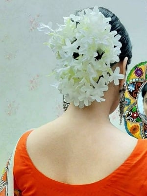 Picture of Artificial Hair Flower For Woman Red Color gajra flower hair bun - Silver - Int: One size