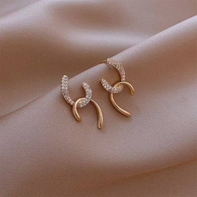Picture of C Drop Earrings For Women Fashion Jewelry Accessories - Gold