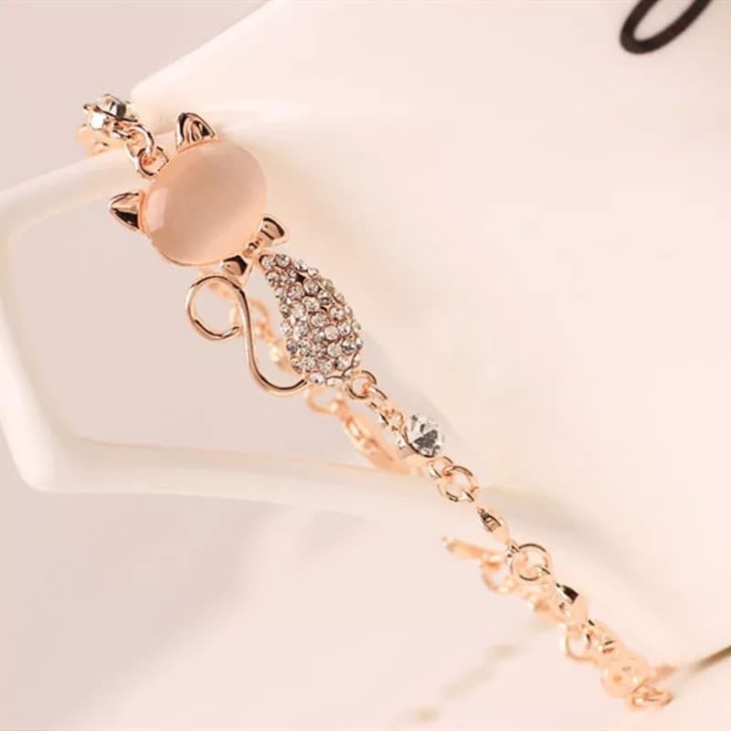Picture of Rose  Alloy Lovely Cat Bracelets for Women - Gold