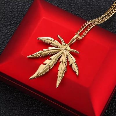 Picture of Superb Quality - Maple Leaf Choker Necklace Simple Flower Necklaces Chain For Men - Trend and Needful - Designed - Urban Vibes - Gold