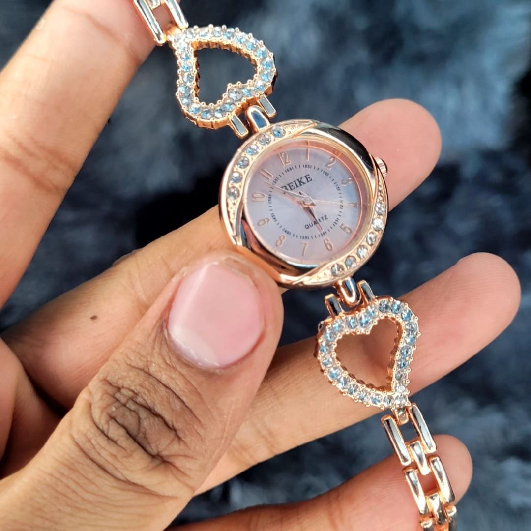 Picture of Brand New Women Watch Fashion Women style watch For Girls - Gold