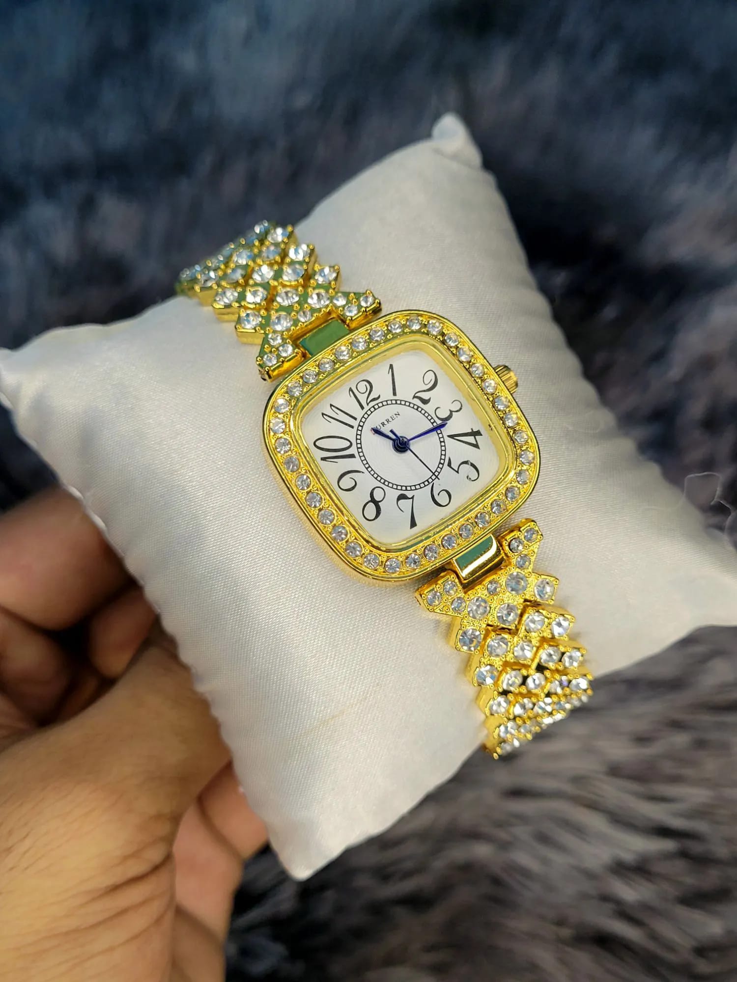 Picture of Analog stylish elegant watch for women - Silver