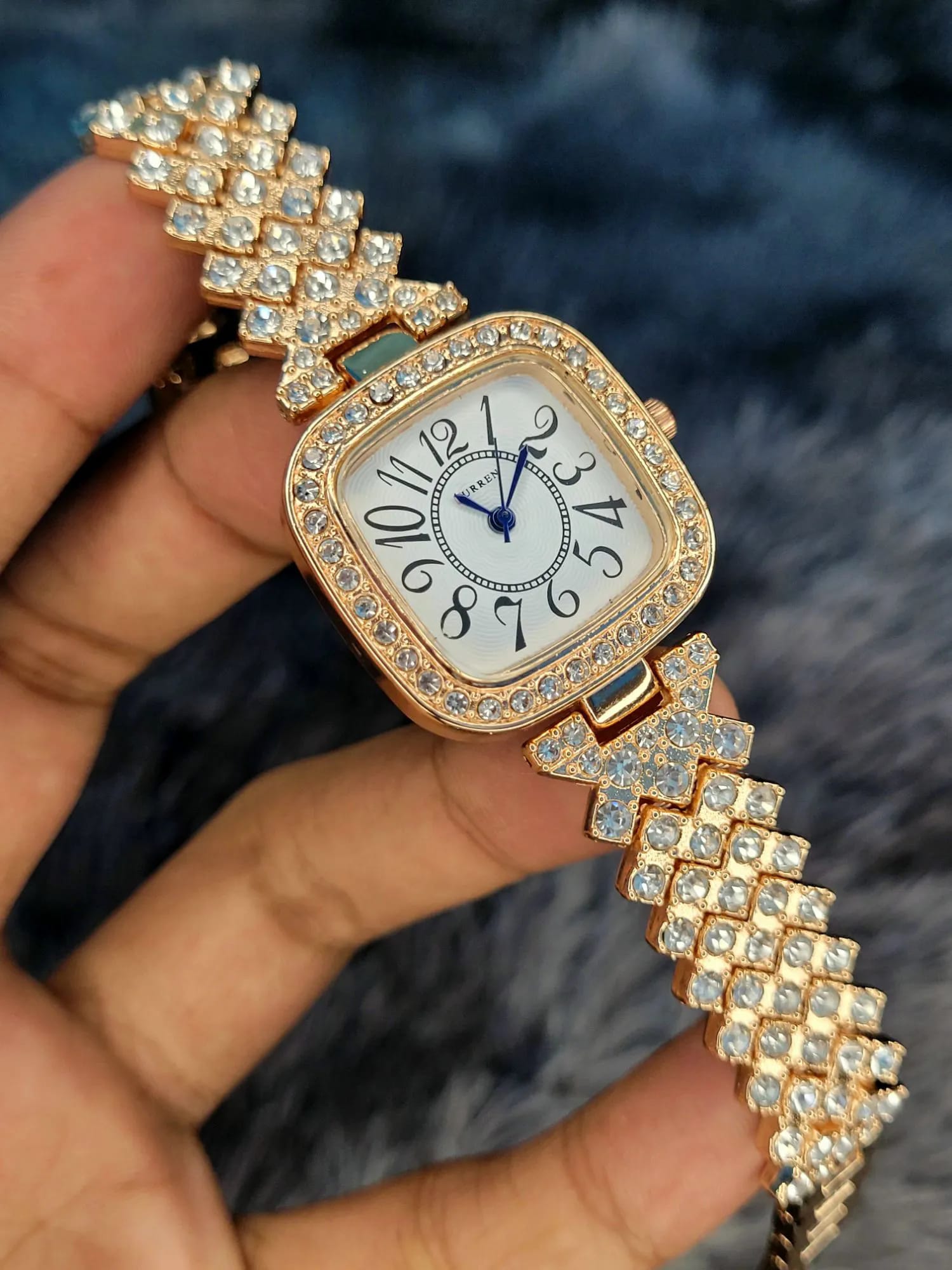 Picture of Analog stylish elegant watch for women - Silver