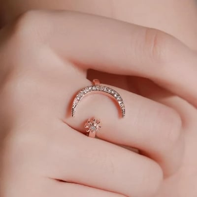 Picture of Adjustable Moon Finger Ring for Ring For Ladies/Women/Girls