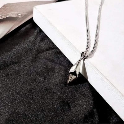 Picture of Stainless Steel  Trendy Light Luxury Twisted Stick Pendant Necklace Chain For Men - Silver