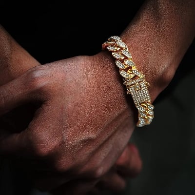 Picture of New style Men Cuban Link Chain Bracelet Shiny Rhinestone Inlaid Bangle Jewelry for Men - Gold