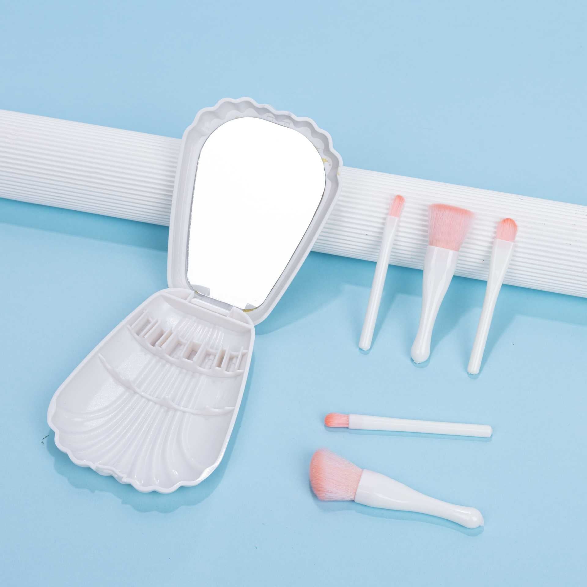 Picture of Essential 5 Pcs Makeup Brushes Set, Travel Case & Mirror