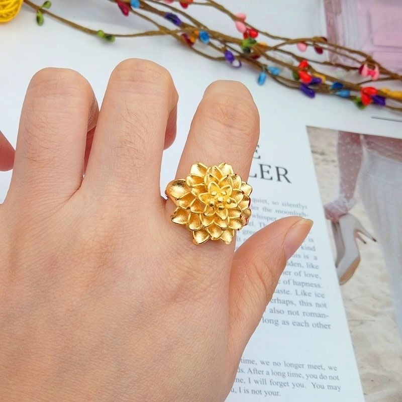Picture of Trendy & Gorgeous Flower Ring - Gold