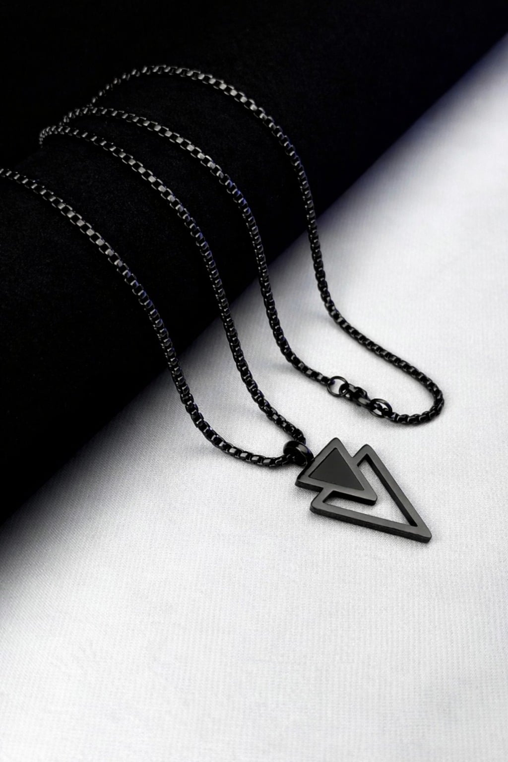 Picture of Men Fashion Double Triangle Chain Nacklaces