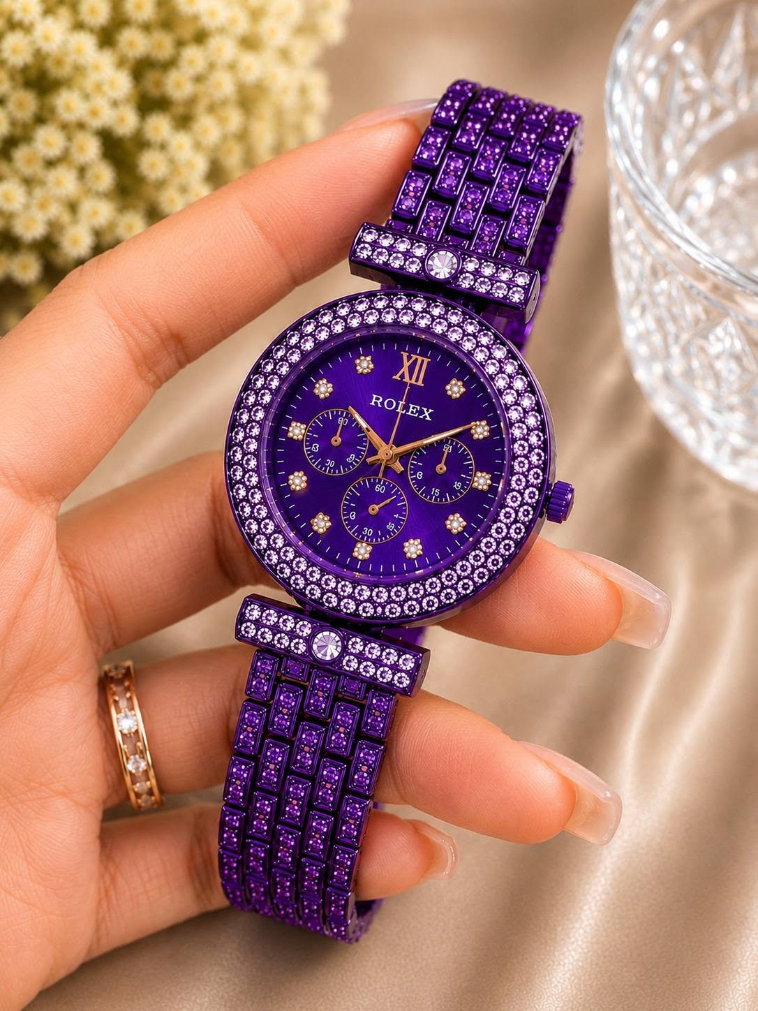 Picture of Modern Stylish Wrist Watch For Women