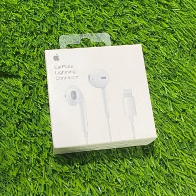 Picture of EarPods For Iphone with Lightning Connector In Ear Earphones And Headphone With Microphone For iphone Direct connection