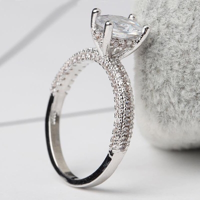 Picture of Zircon Alloy Zircon Finger Ring(Null) - Silver