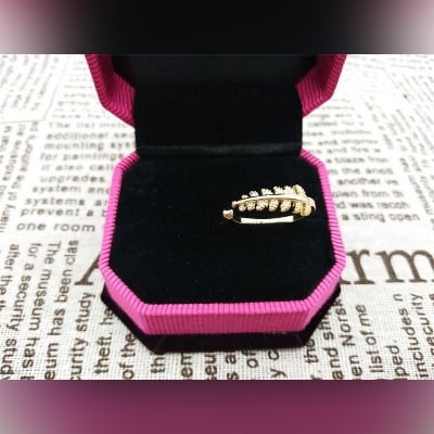Picture of Crystals Diamond Cut Zircon Finger Ring(Null) - Golden