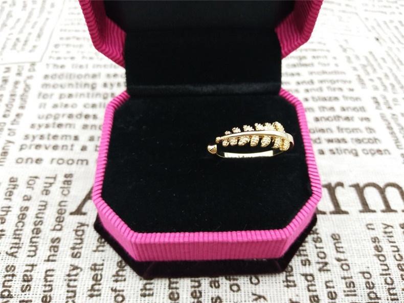Picture of Crystals Diamond Cut Zircon Finger Ring(Null) - Golden