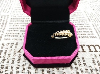Picture of Crystals Diamond Cut Zircon Finger Ring(Null) - Golden