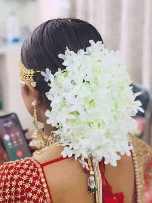 Picture of Artificial Hair Flower For Woman White Color gajra flower hair bun - White