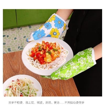 Picture of Women Cooking Cotton Microwave Oven Gloves- Multicolour