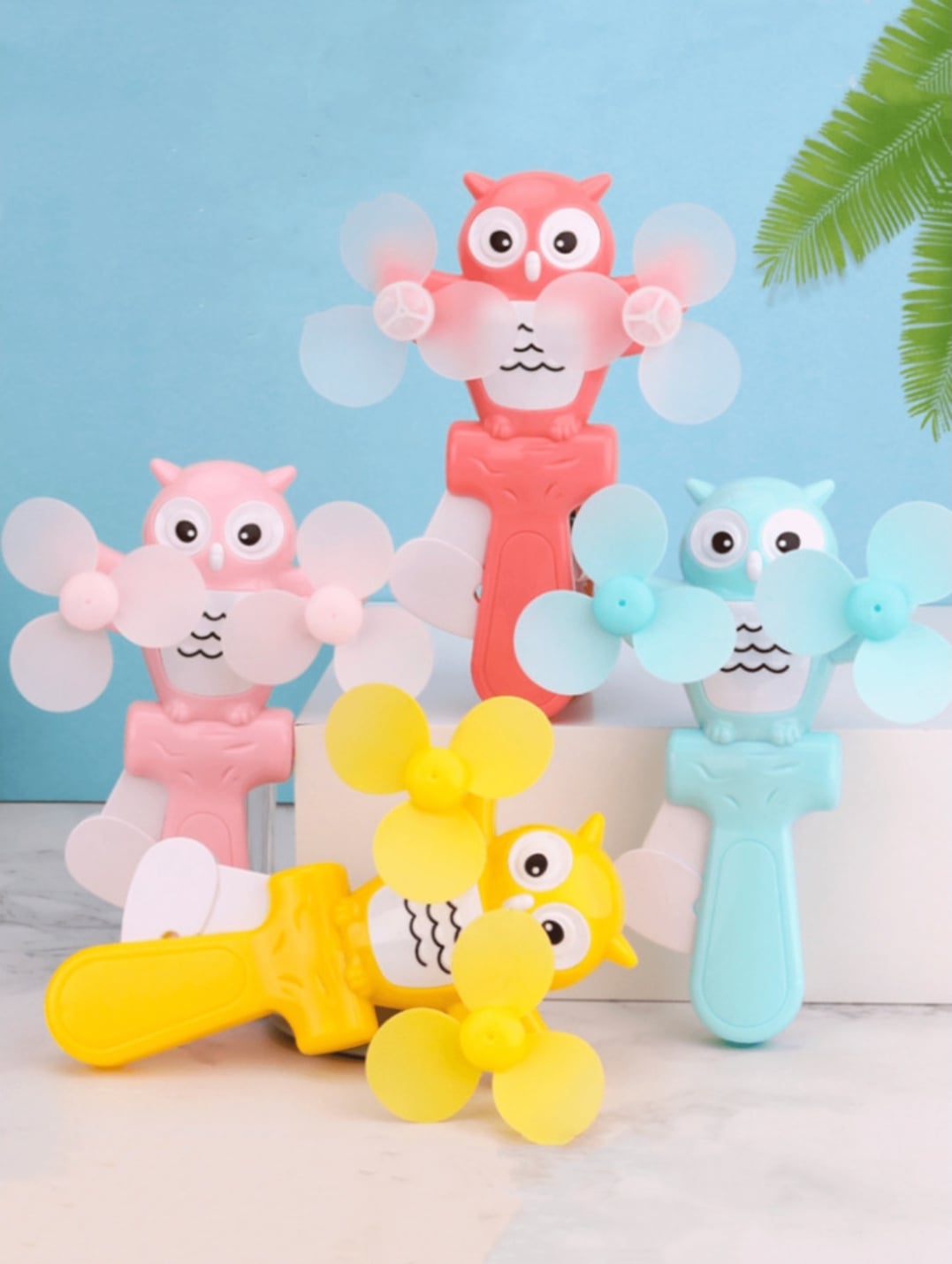 Picture of 1PC Owl Portable Manual Hand Crank Mini Fan Without Battery 