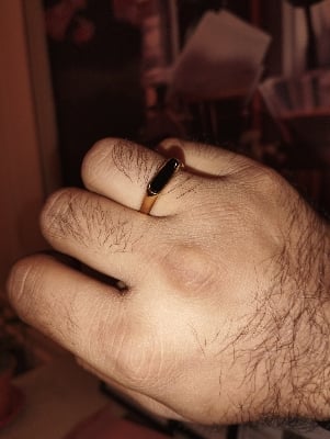 Picture of Man's Golden Finger Ring